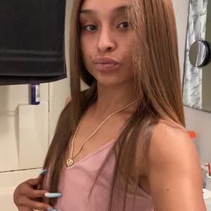 Meet your Posher, Royanna